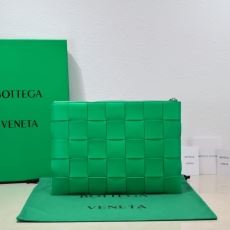 Bottega Veneta Clutch Bags